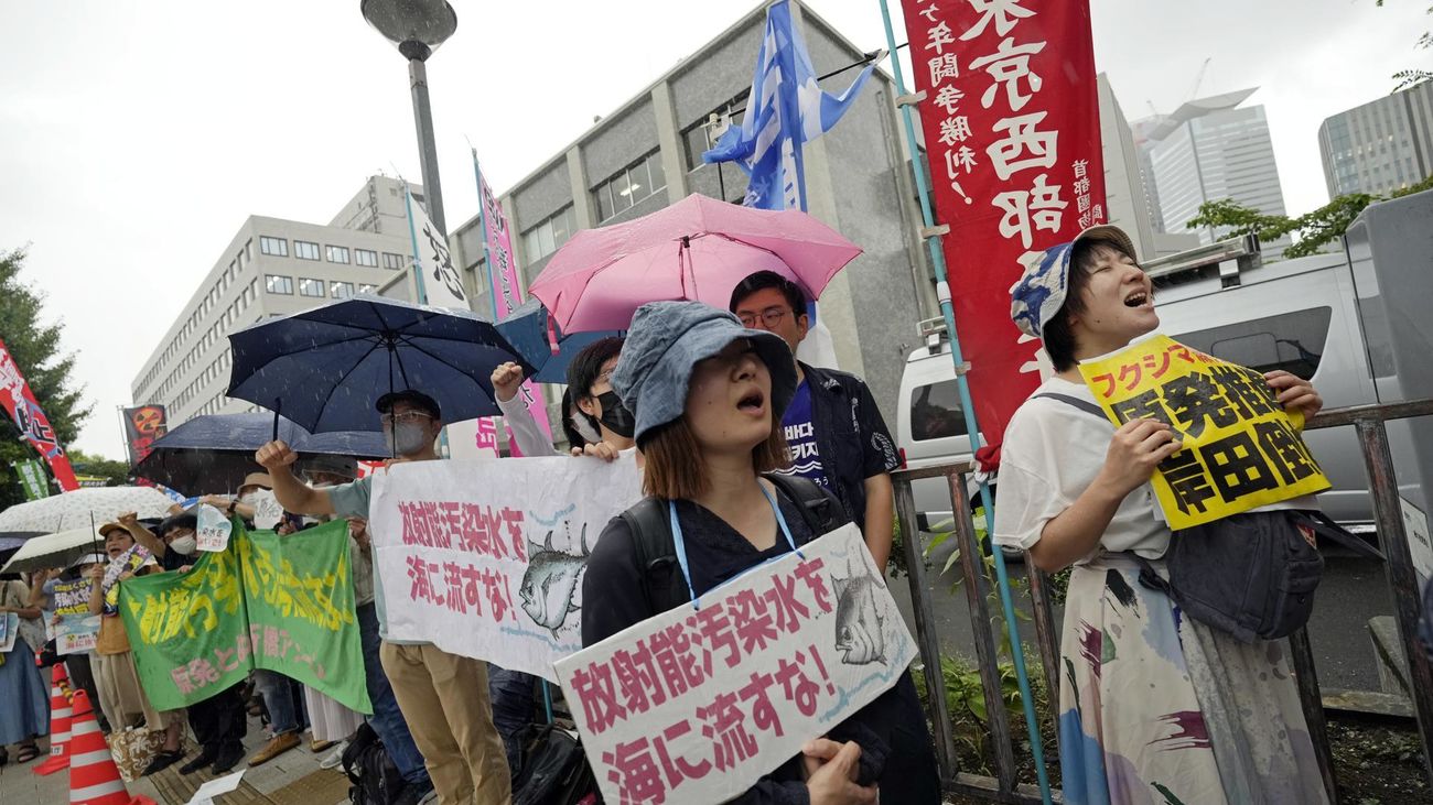 Protestas este martes en Japón contra el vertido del agua radiactiva de Fukushima en el Océano Pacífico