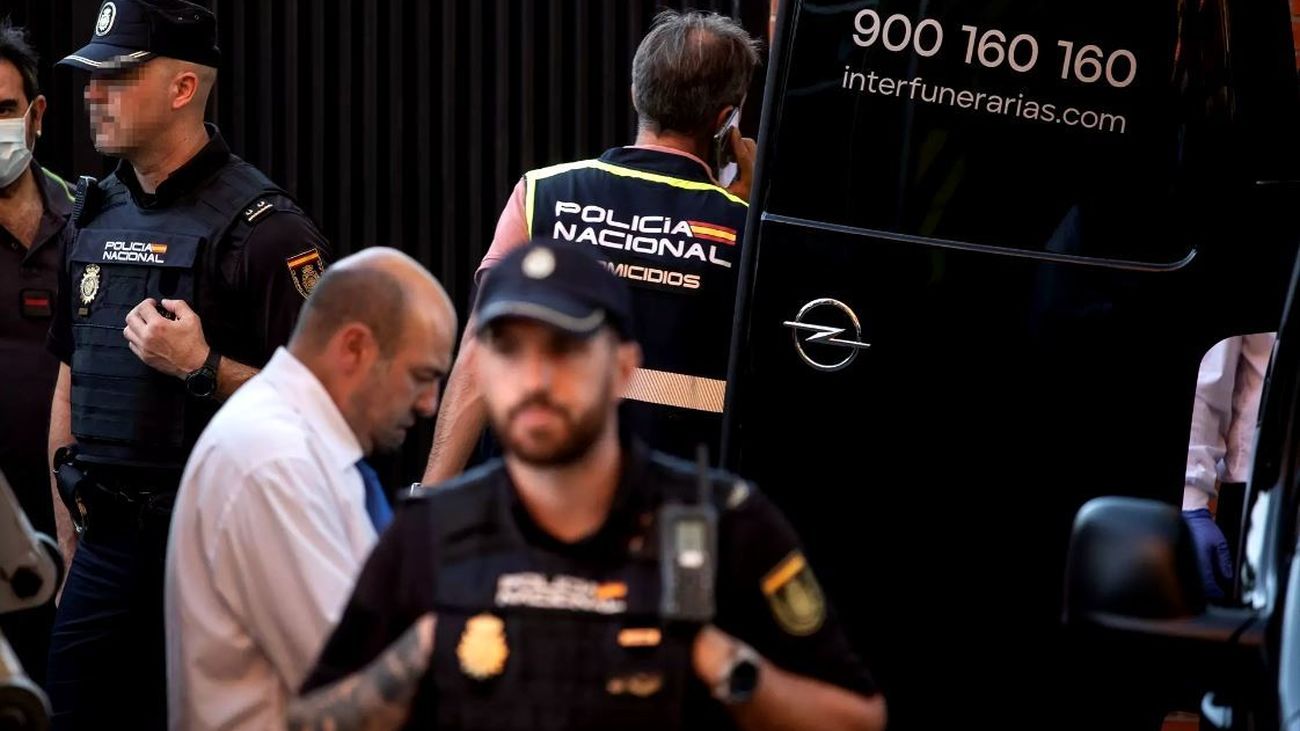 La mujer asesinada por su marido en Moratalaz llevaba un mes muerta