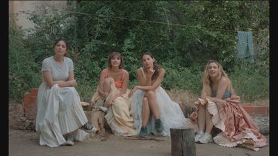 Itsaso Arana se estrena como directora con la película 'Las chicas están bien'