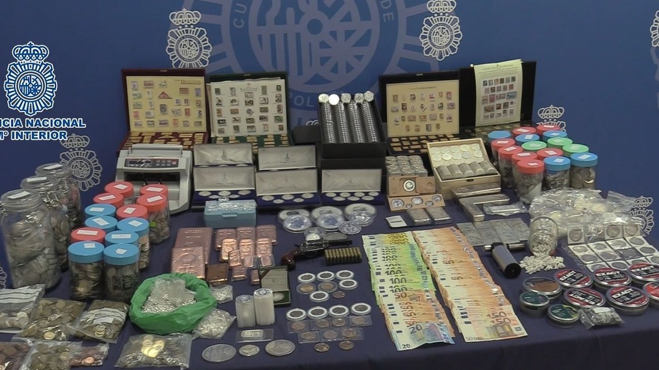 Cae en Madrid un grupo que estafaba mediante el empeño de monedas y lingotes de oro falsos a los montes de piedad