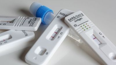 Más contagios Covid en Madrid: los casos siguen en alza en pleno mes de agosto