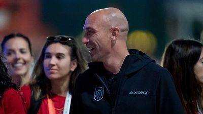 La Fiscalía recibe tres denuncias contra Rubiales por el beso a Jenni Hermoso