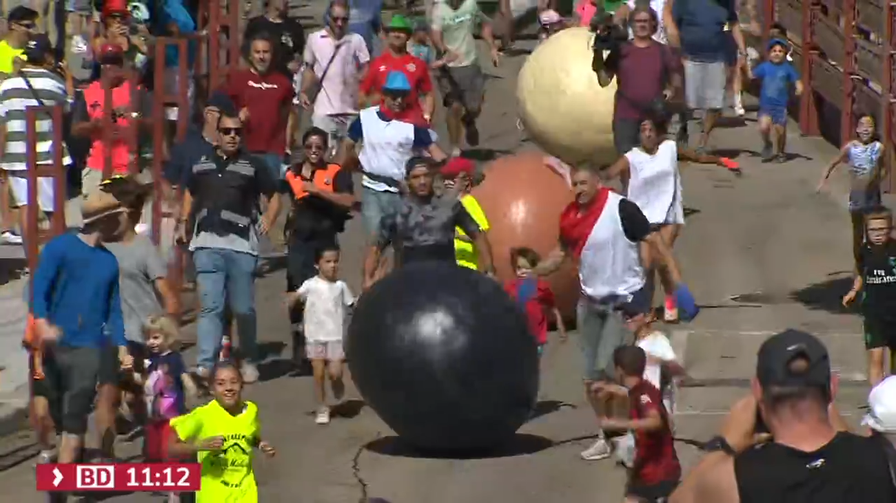 Así ha sido el 'boloencierro infantil' de Mataelpino