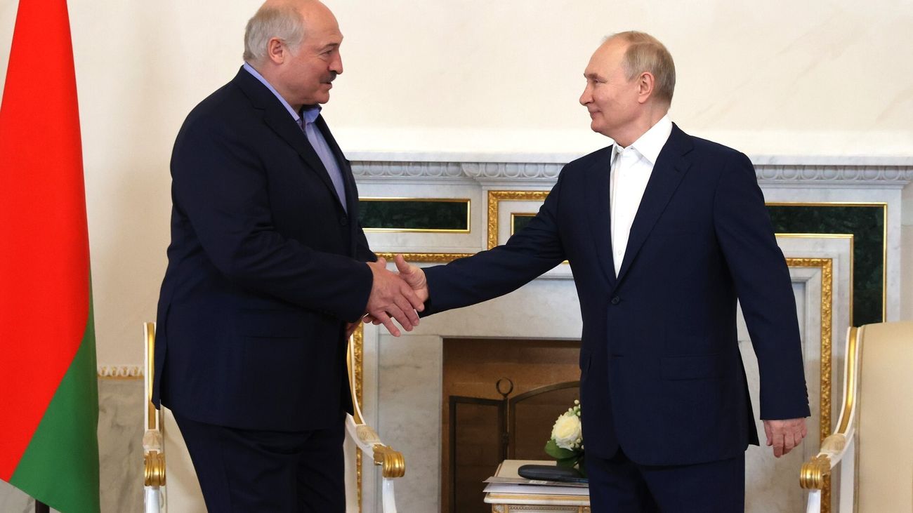 El presidente ruso., Vladimir Putin, y el presidente bielorruso, Alexander Lukashenko