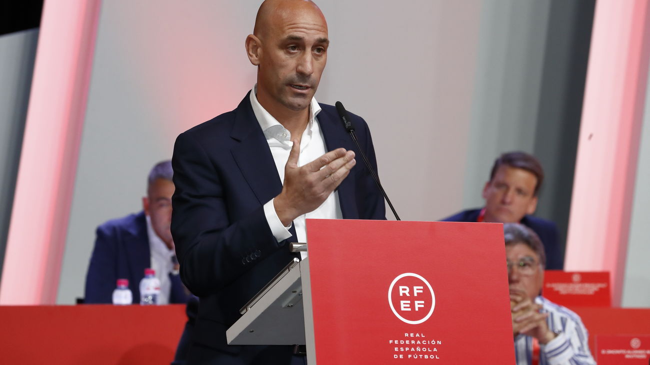 La RFEF convoca una reunión "urgente" de los presidentes de las Federaciones Territoriales