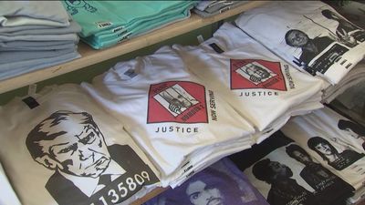 Trump recauda más de 7 millones de dólares con la venta de productos de su foto policial