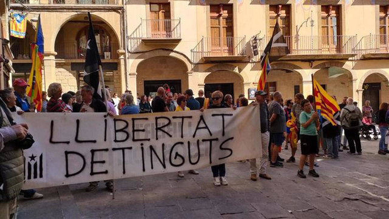Concentración para pedir la libertad para los detenidos por querer boicotear la Vuelta a España