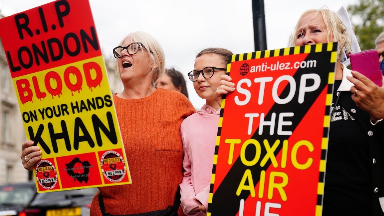 Conductores británicos protestan contra la tasa anticontaminación londinense