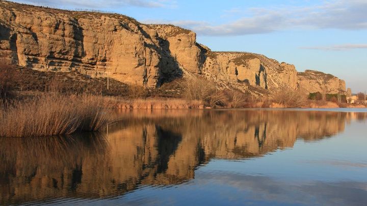 Cantiles del Piul sobre la Laguna de El Campillo / AYTO RIVAS VACIAMADRID