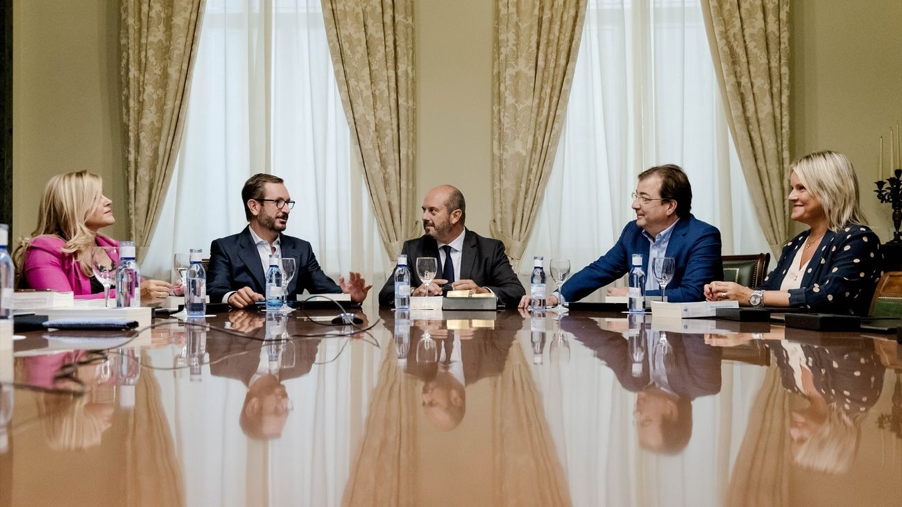 El Senado deja en suspenso los grupos de JxCat y PNV a la espera del informe de los letrados