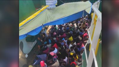 Los 168 migrantes rescatados por la Guardia Civil el pasado jueves desembarcarán en Senegal esta madrugada