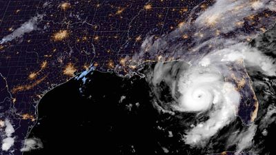 El huracán Idalia toca tierra en Florida