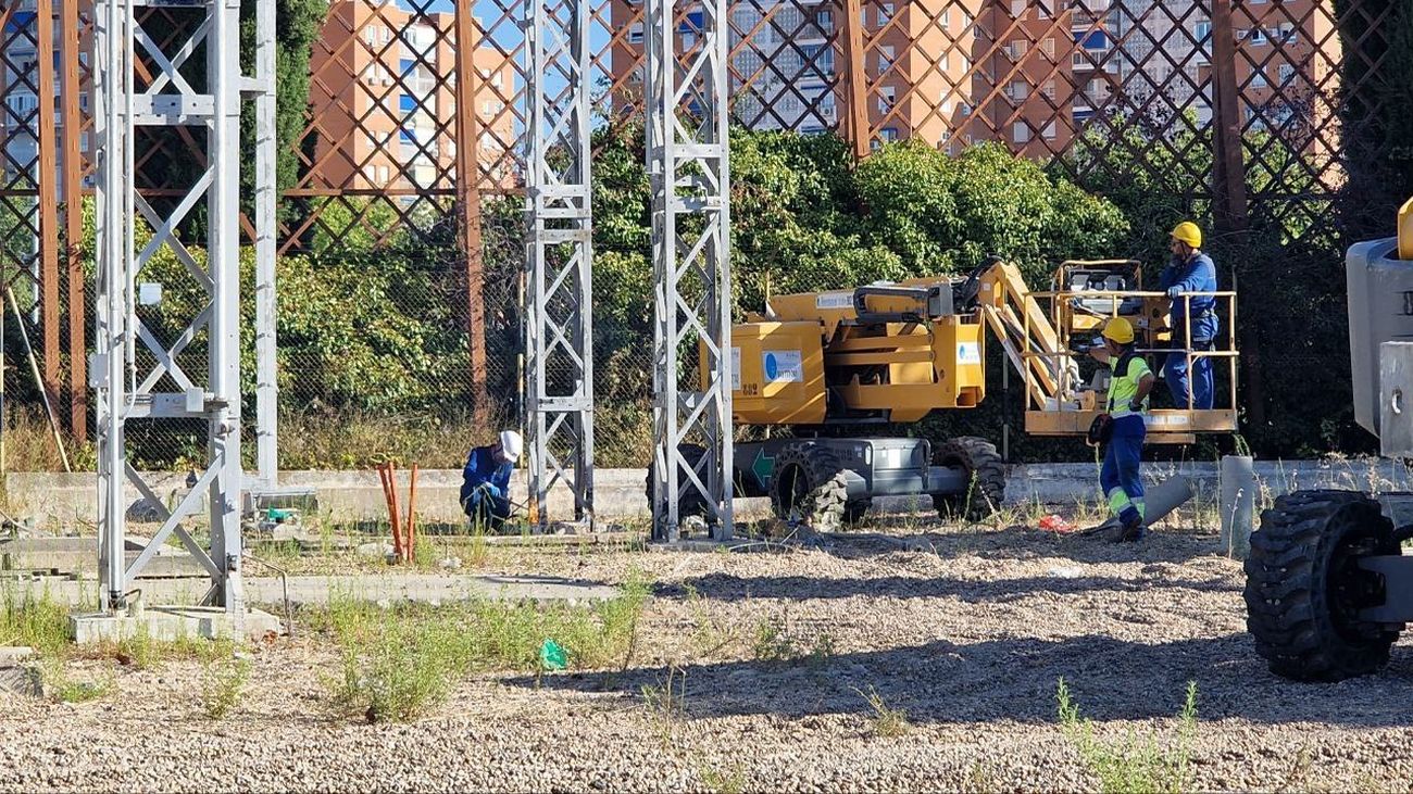 Desmantelamiento de la subestación en desuso del recinto ferial de Alcorcón