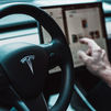 EEUU investiga a Tesla por un modo oculto del sistema de conducción Autopilot