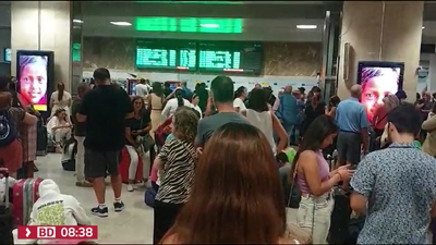 Aglomeraciones en la estación de Chamartín por un fallo eléctrico en la alta velocidad