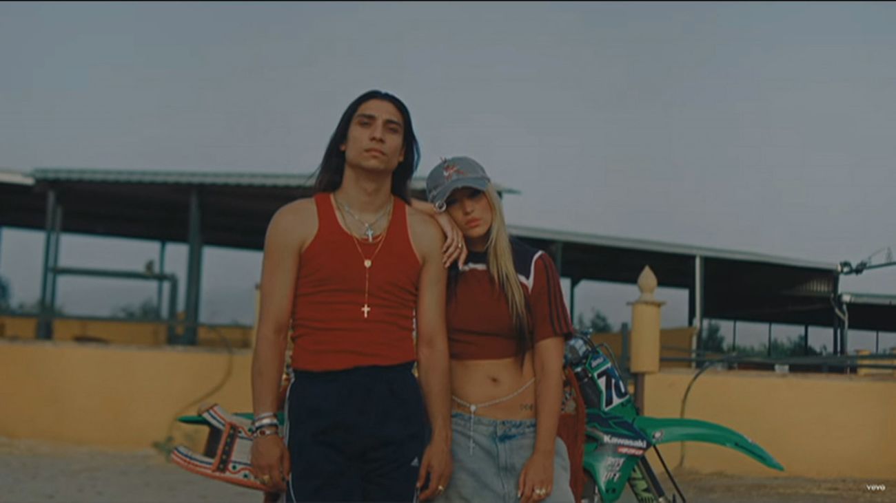 Lola Índigo y Dellafuente homenajean sus raíces en su nuevo single