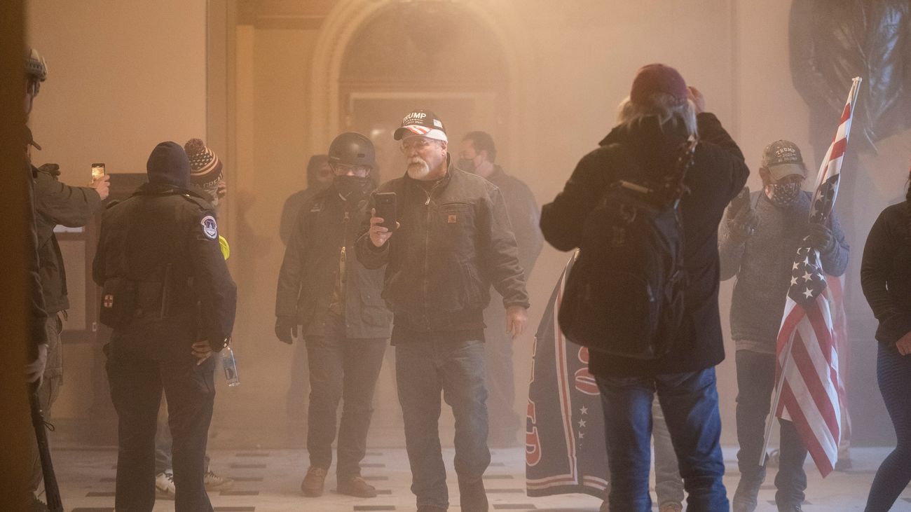 El líder de los Proud Boys en Seattle es condenado a 18 años por el asalto al Capitolio de EEUU