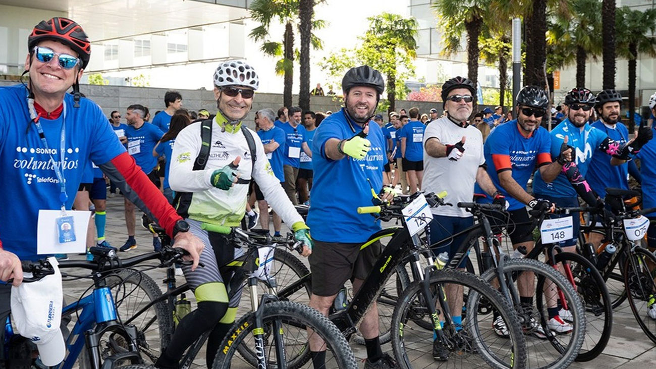 Un grupo de ciclistas parte hoy desde Sol hacia París en el reto solidario '1309 Razones' por el cáncer infantil