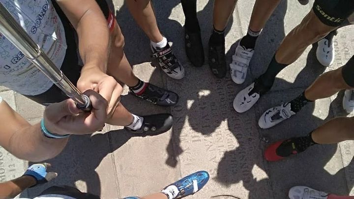 Ciclistas reto solidario / Twitter @asion_