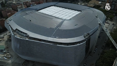 Así ha estrenado el Santiago Bernabéu su nuevo techo retráctil