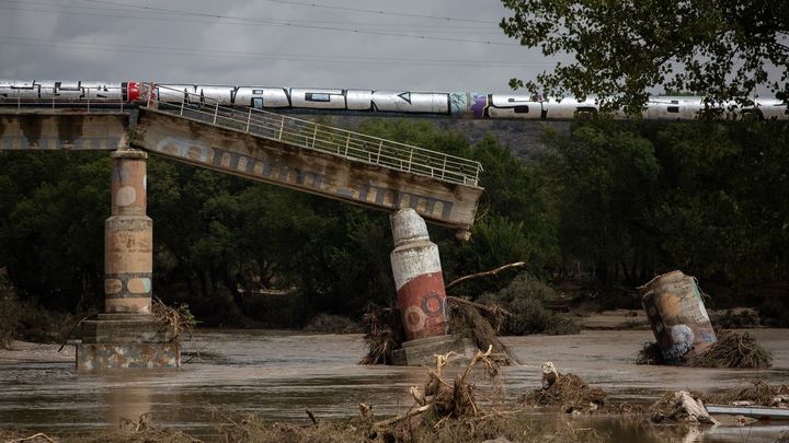 Uno de los puentes destruidos por el temporal en Aldea del Fresno / EUROPA PRESS