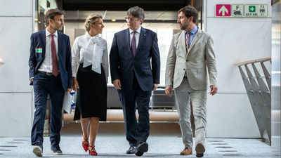 Yolanda Díaz se reúne en Bruselas con Puigdemont de cara a la investidura de Sánchez