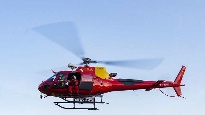 Helicóptero del Grupo Especial de Rescate en Altura (GERA) de Bomberos de la Comunidad de Madrid