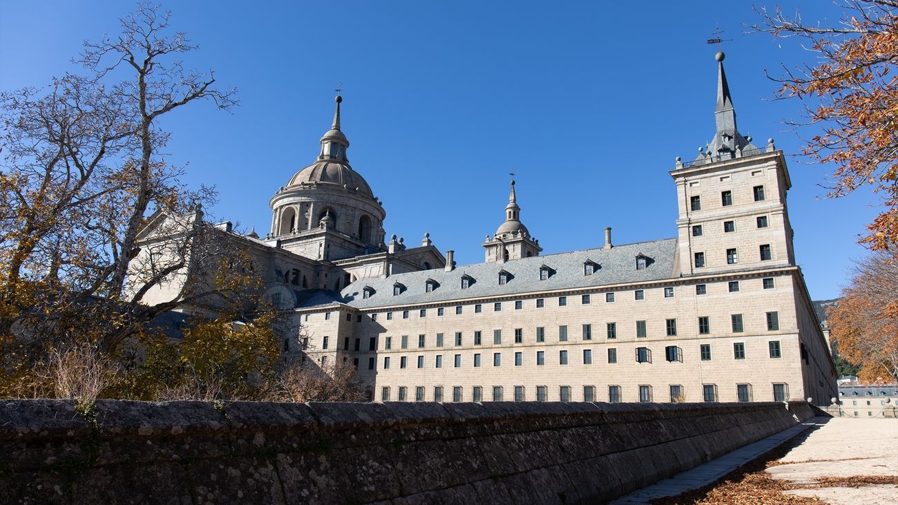 Vista de la fachada del Monasterio de San Lorenzo de El Escorial