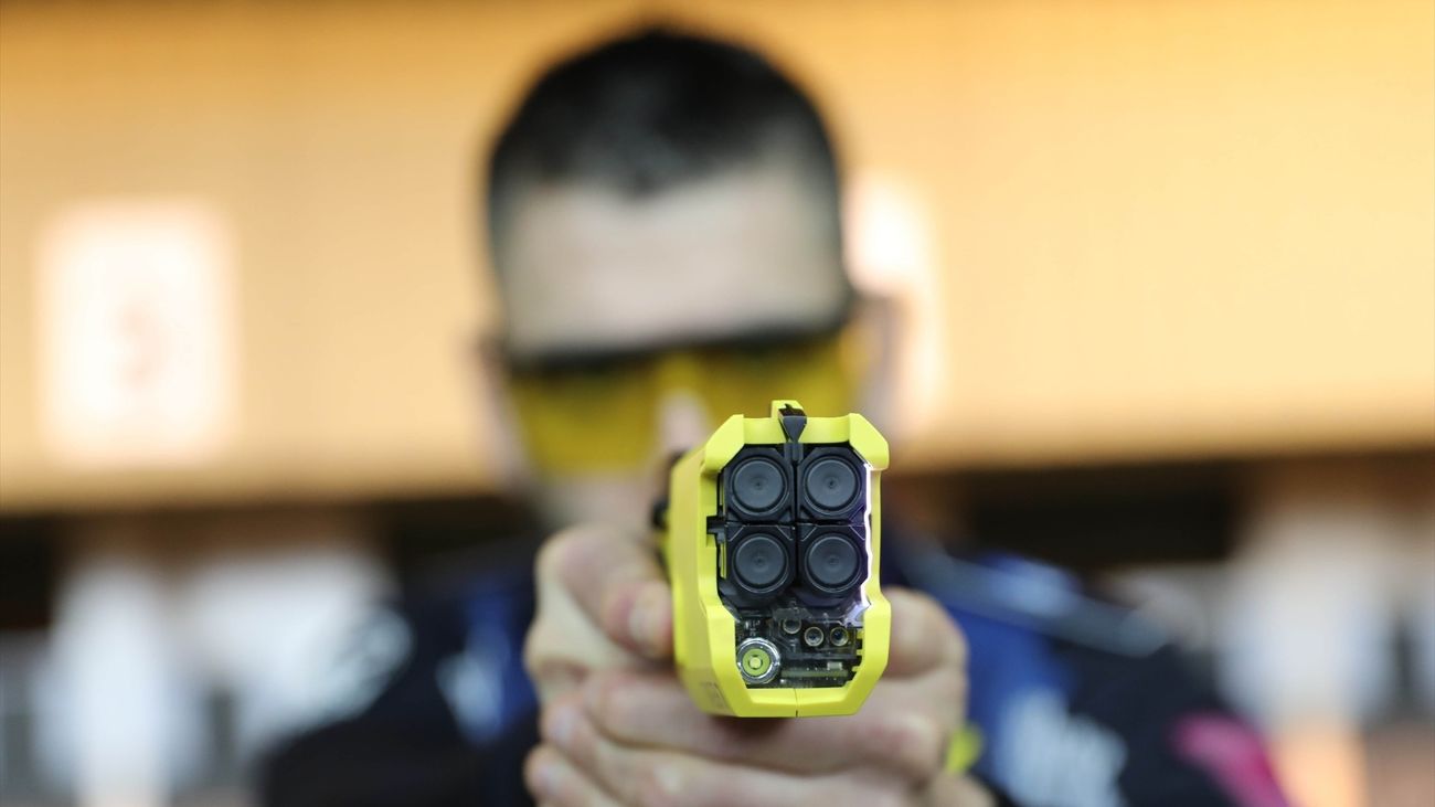 La Policía Municipal reduce con un táser a un hombre que se negaba a pagar un hotel