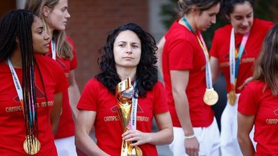 El BOE corrige la 'chapuza' la confusión de nombres en condecoración a la Selección femenina