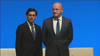 Álvarez-Pallete y su consejero delegado vuelan a Arabia tras irrumpir STC Group en Telefonica