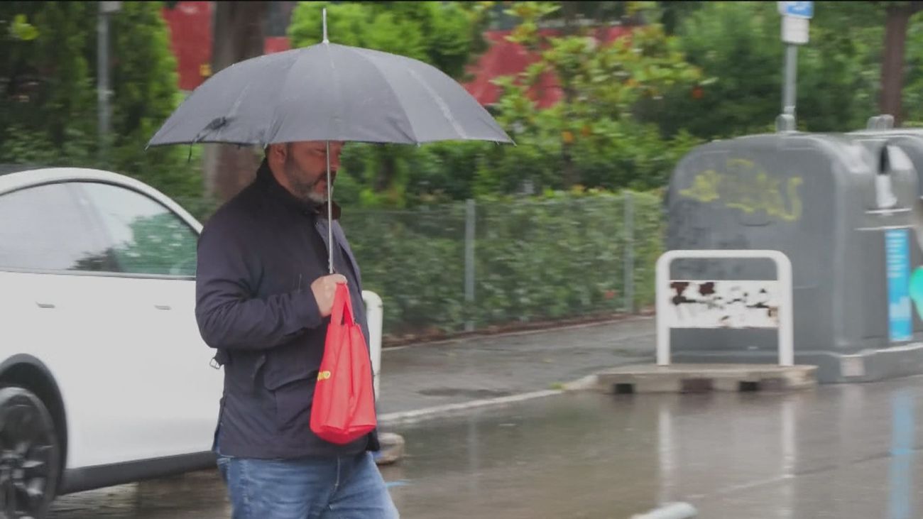Hombre con paraguas