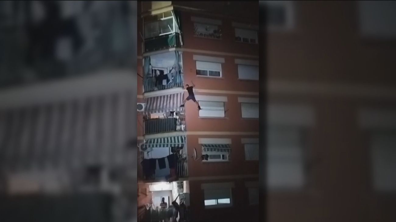 Detenido un ladrón tras escalar por un edificio en Sant Adriá de Besós (Barcelona)
