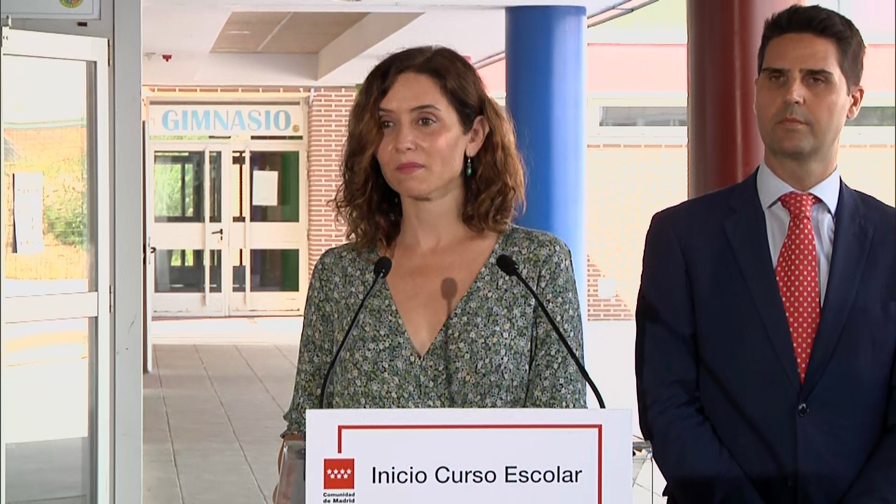 Ayuso anuncia nuevos planes educativos: “Exámenes orales y públicos” y “defensa oral de los trabajos”