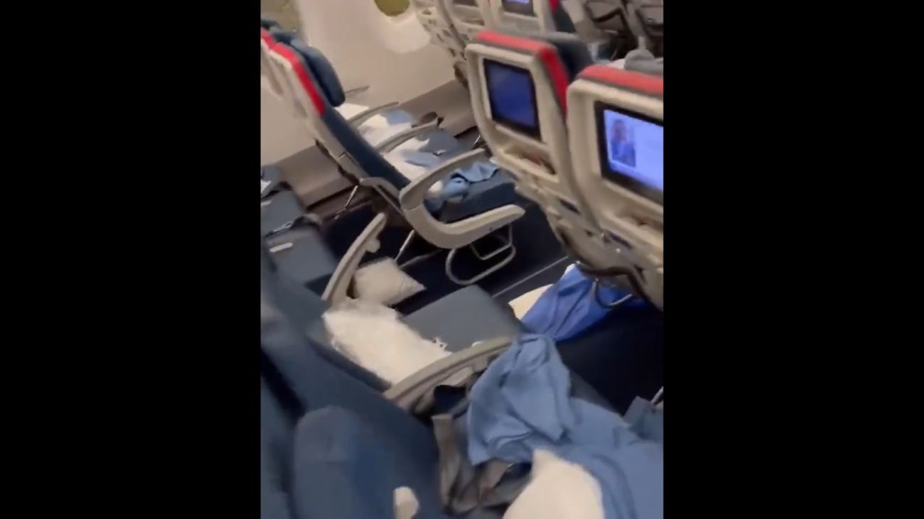 Un avión rumbo a Barcelona tiene que dar la vuelta por la diarrea explosiva de un pasajero