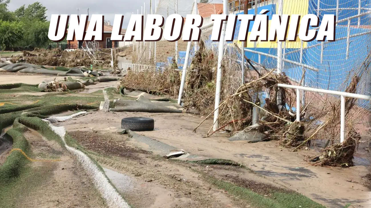El campo de fútbol de Villamanta, devastado por la DANA