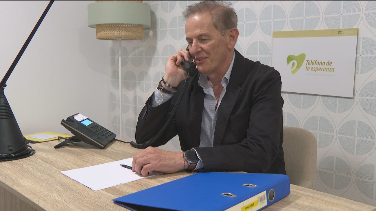 El Teléfono de la esperanza siempre dispuesto a escuchar
