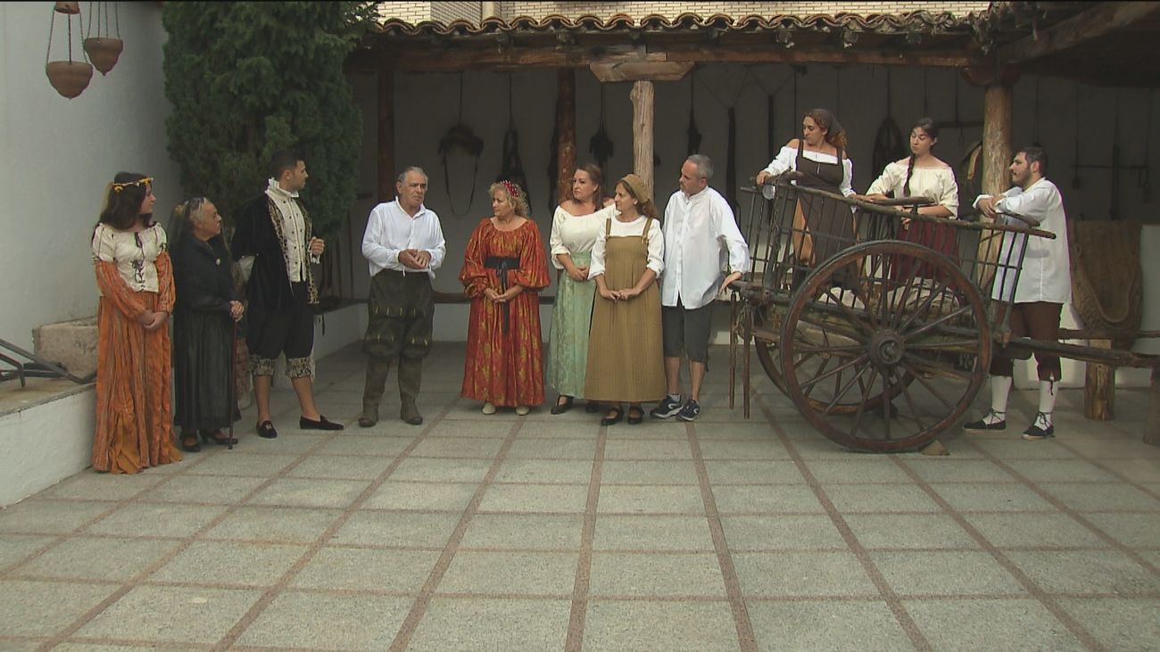 Móstoles inicia sus fiestas con una ruta teatralizada por la ciudad