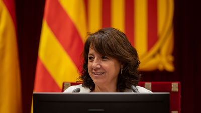 La presidenta del Parlamento de Cataluña. Si Sánchez quiere ser presidente "quizá deberá sentarse" con Puigdemont