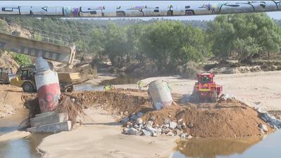 Trabajos contrarreloj para recuperar los puentes derruidos en Aldea del Fresno