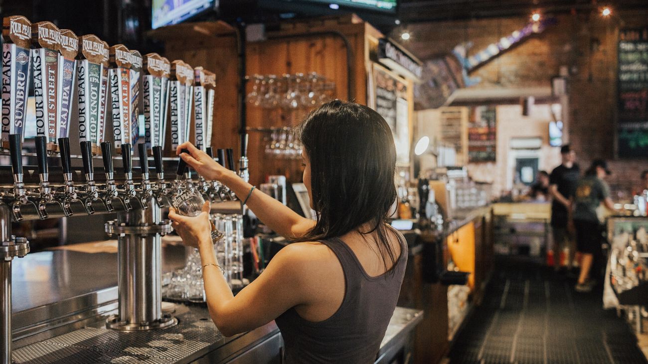 Detenido en Vigo el responsable de un bar de copas por incitar a sus empleadas a ejercer la prostitución