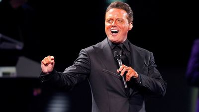 Luis Miguel se emociona en su último concierto en Chile