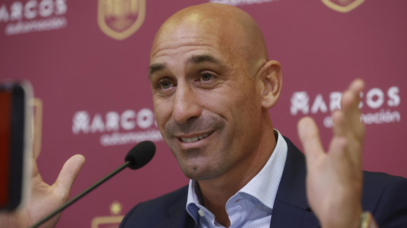 El juez cita a Rubiales para declarar como imputado por el beso a Jenni Hermoso