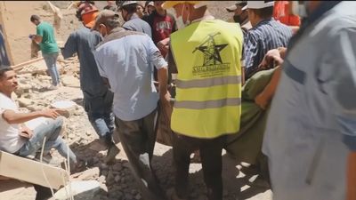 Marruecos entierra a las víctimas  y disminuyen las posibilidades de encontrar supervivientes