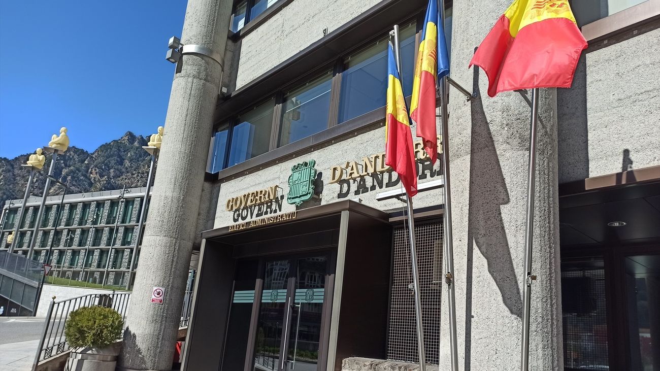 El edificio administrativo del Gobierno de Andorra y el del Consell General
