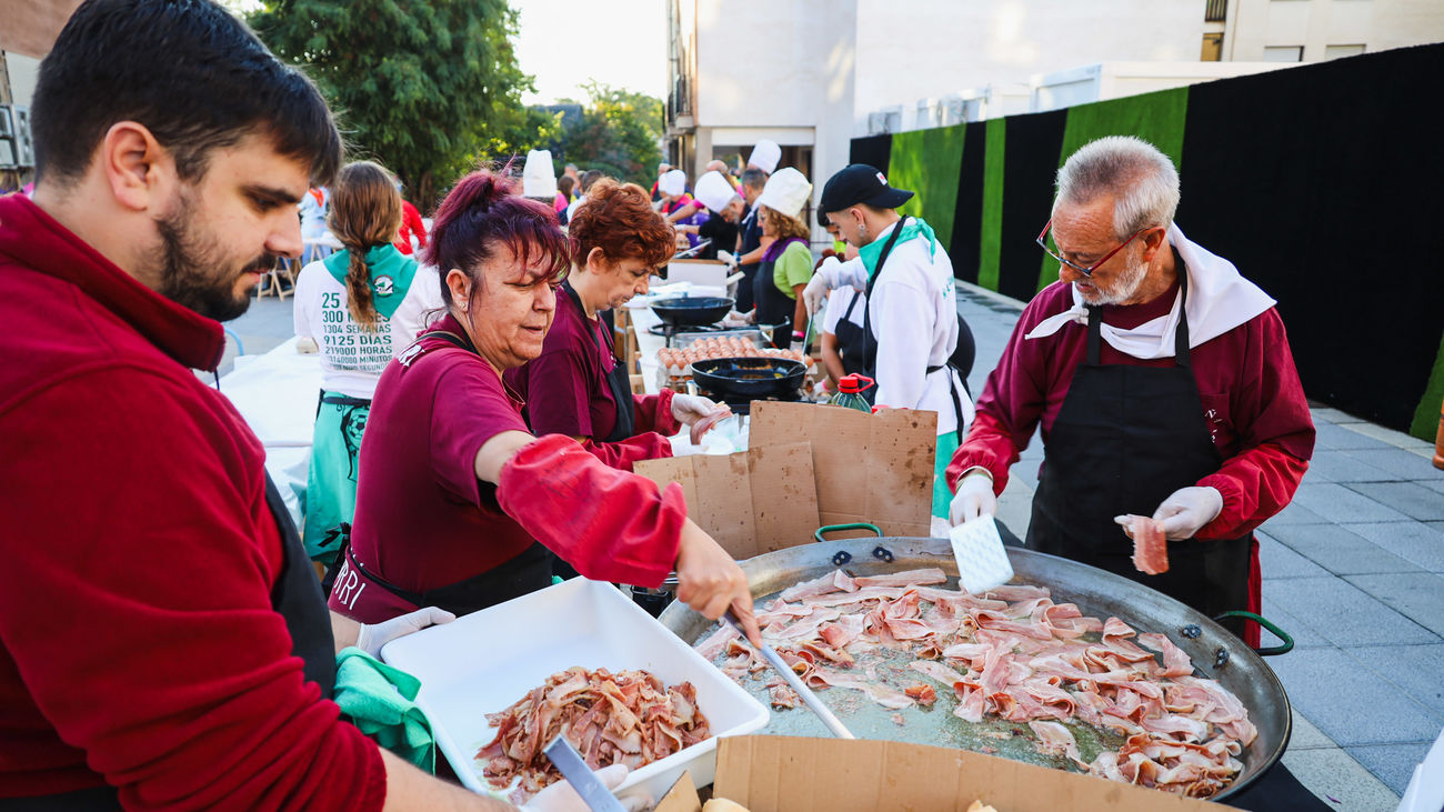 8.000 huevos fritos con beicon para comenzar las fiestas de Móstoles