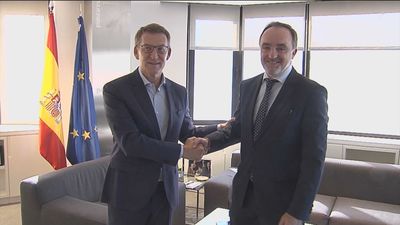 Esparza ratifica su apoyo a Feijóo y comparte que la amnistía es “un chantaje que no se puede tolerar”