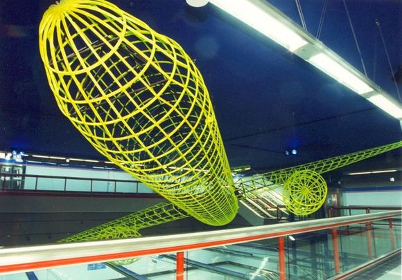 El avión de la estación de Metro de Colombia / METRO DE MADRID