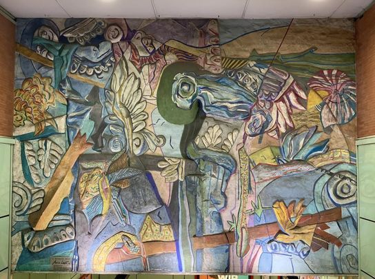 Mural obra de Paola León en la estación de Ciudad Universitaria / METRO DE MADRID