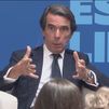 Aznar tacha de "reacción autocrática" que el Gobierno le  acuse de golpista por oponerse a la amnistía